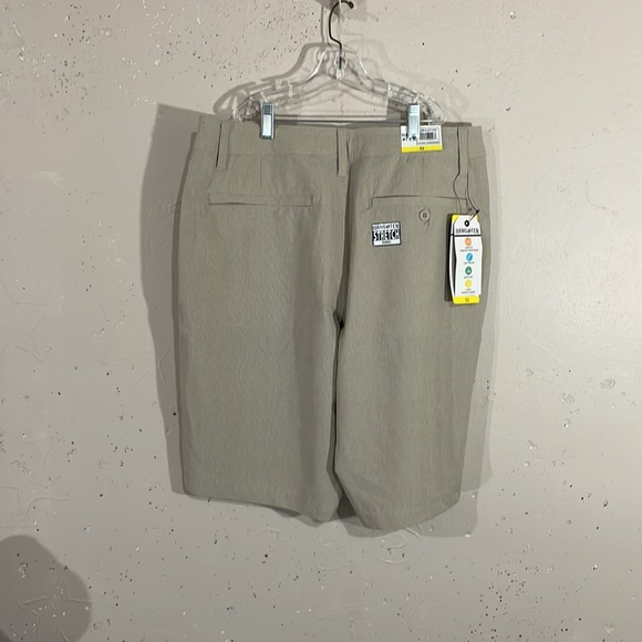 Hang Ten Tan Quick Dry Shorts. Size 32. - Picture 2 of 4